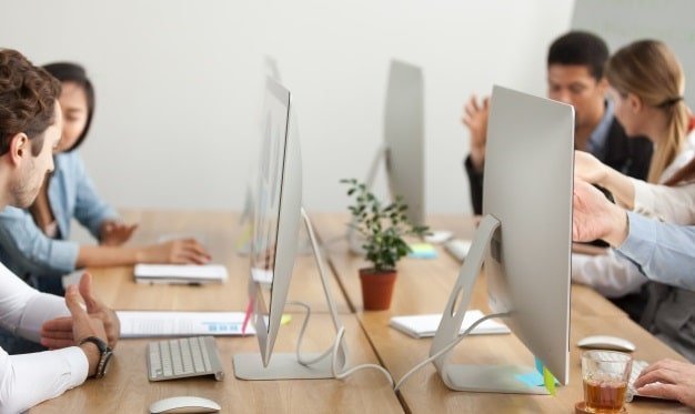 Flexi Desk / Co-working Space business setup in uae free zones